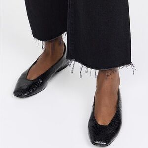 Good American Black Embossed Flats